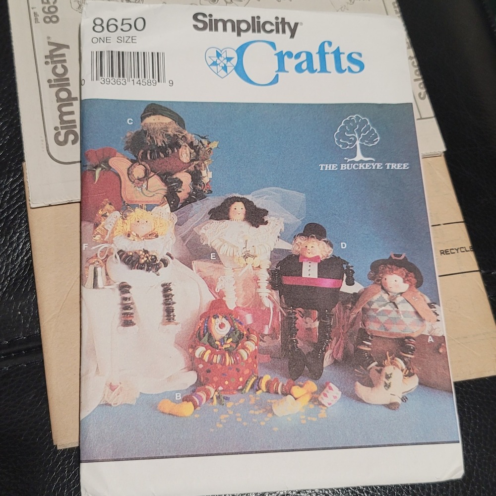 Simplicity 8650 The Buckeye Tree Button Dolls Sewing Pattern Uncut Folded